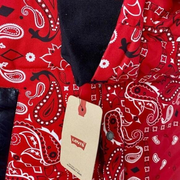 Levi’s Men’s Red Bandana Print Sherpa Collar Jacket Western Puffer Style M, NEW - Picture 5 of 5